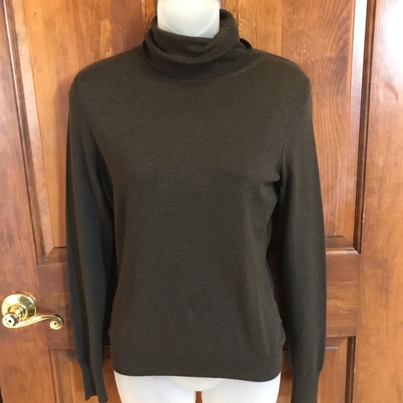 3 For 2 Banana Republic Womens Brown 